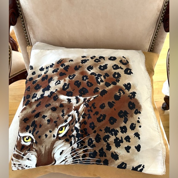 Leopard Cat Print Scarf Beige Brown 31”x31” - Picture 2 of 6